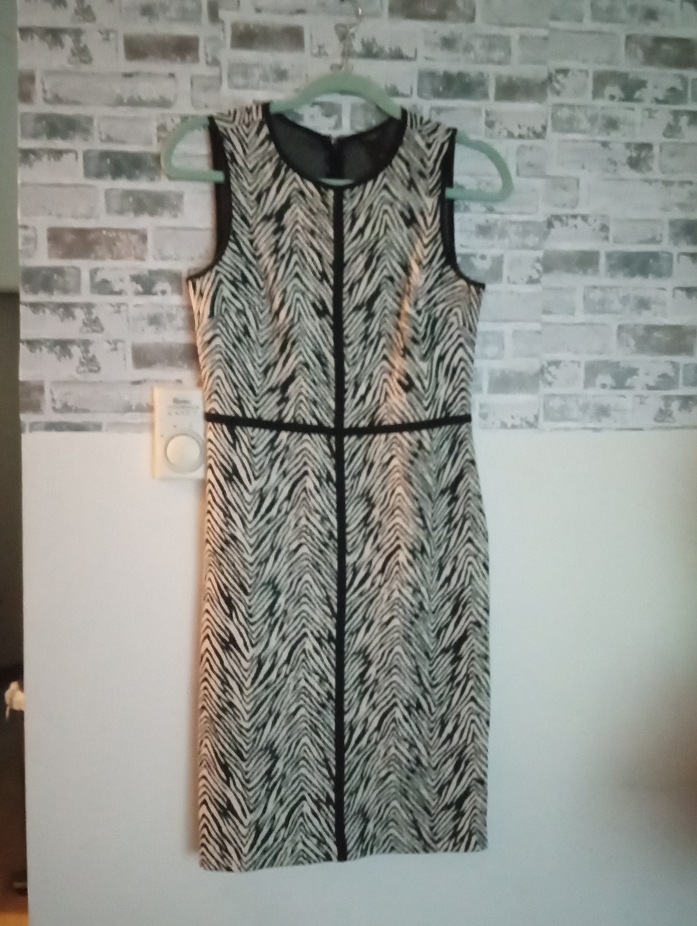 Ann Taylor Sleeveless Black and White Patterned Sheath Dress
